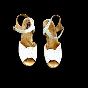 White leather wedge sandals women’s 7